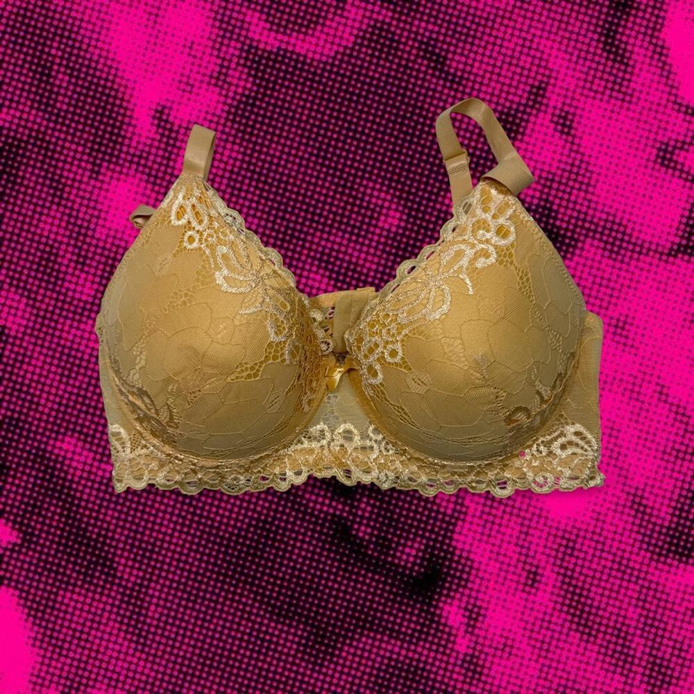 Vintage y2k gold lace scene
